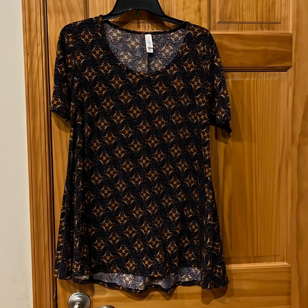 LuLaRoe top